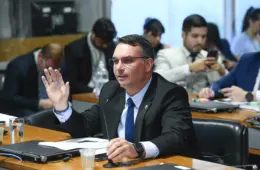 Instituto Brasil-Israel: ‘Declaração de Flávio Bolsonaro é banalização do Holocausto’