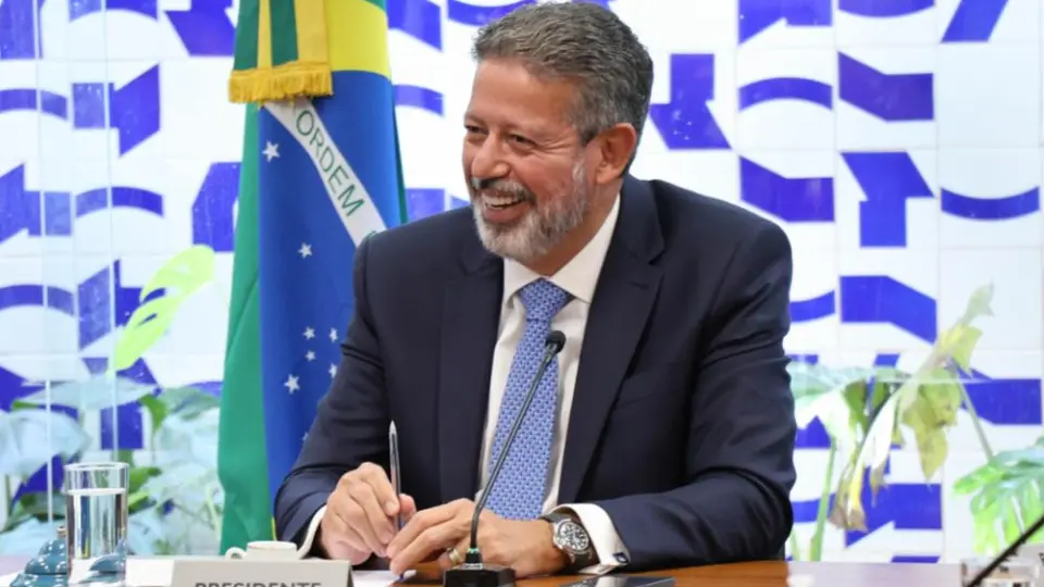 Gilmar anula provas sobre assessor de Lira, arquiva inquéritos e ‘inutiliza’ dados
