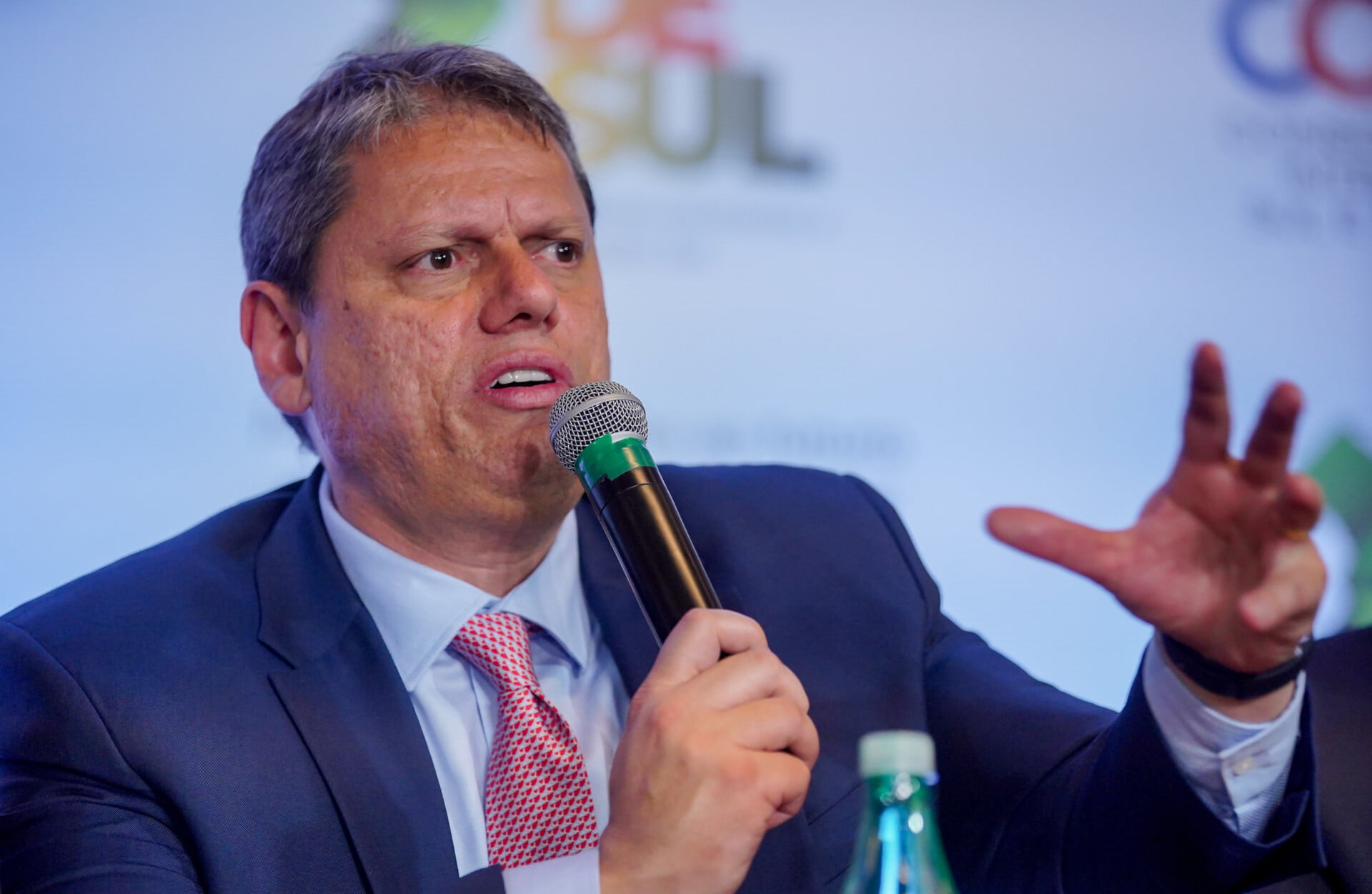 "Não estou nem aí", disse governador Tarcísio de Freitas, aliado de Jair Bolsonaro, diante do alto número de mortes cometidas pelas polícias sob seu comando (Foto: Rafa Neddermeyer/Agência Brasil)