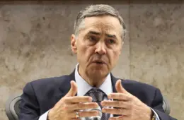 Barroso convoca sessão virtual do STF para não descumprir lei