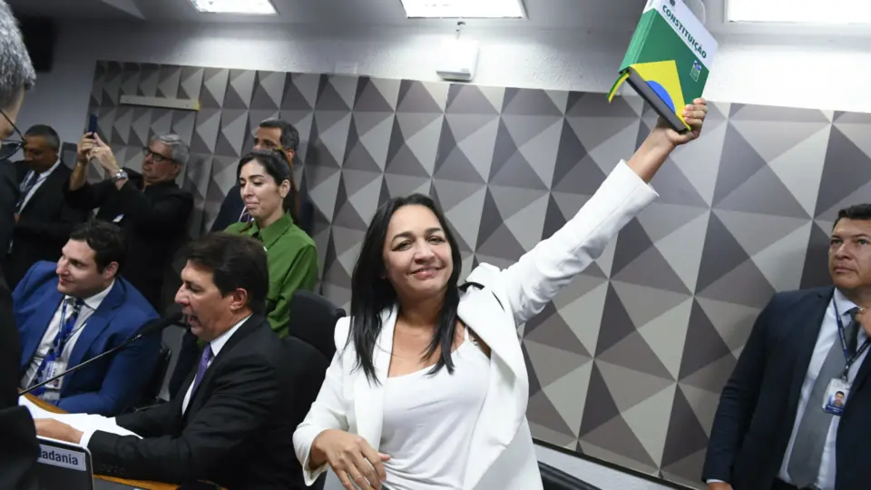 Relatório final da CPMI é aprovado por maioria e pede indiciamento de 61 pessoas