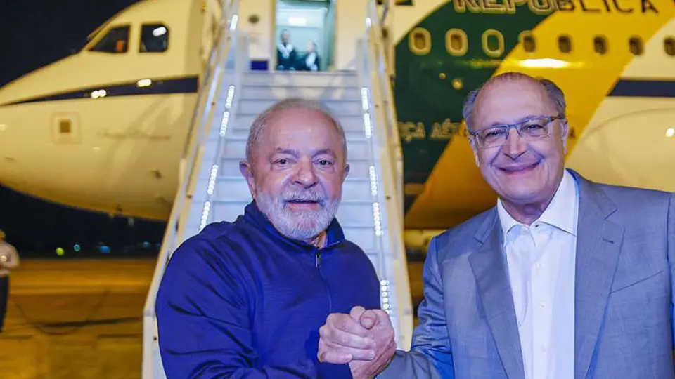 TSE julga ações propostas por Bolsonaro contra a chapa de Lula e Alckmin