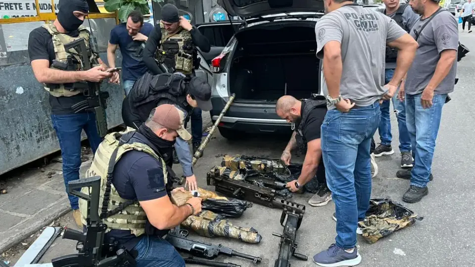 Exército prende 17 militares por furto de metralhadoras do Arsenal de Guerra de SP