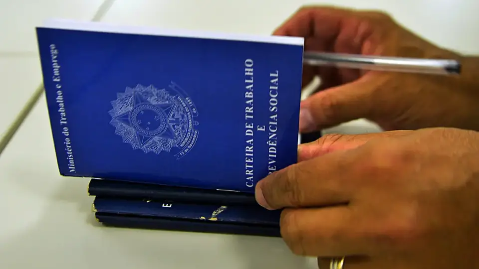 13º salário: Primeira parcela deve ser paga até esta quinta (30); veja quem recebe