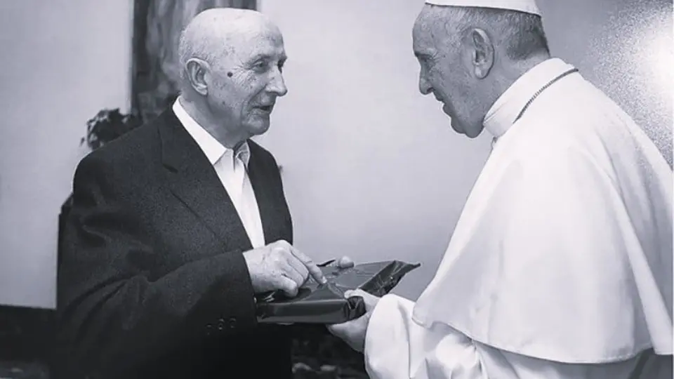 Igrejas com mais religião do que humanidade