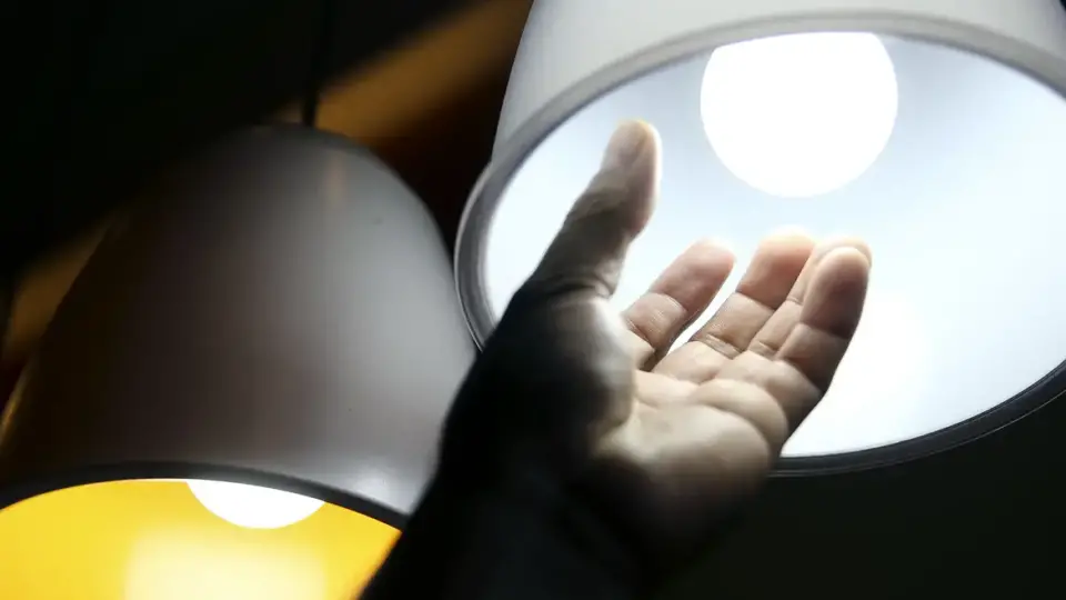 Aneel mantém bandeira verde nas contas de luz durante o mês de janeiro de 2024