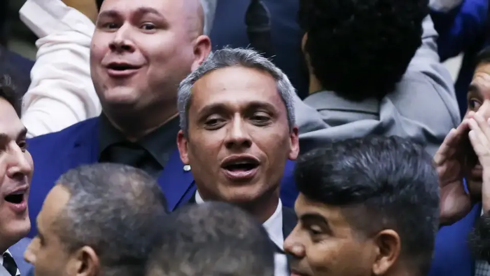 Deputado bolsonarista é condenado a pagar R$ 80 mil por assédio eleitoral