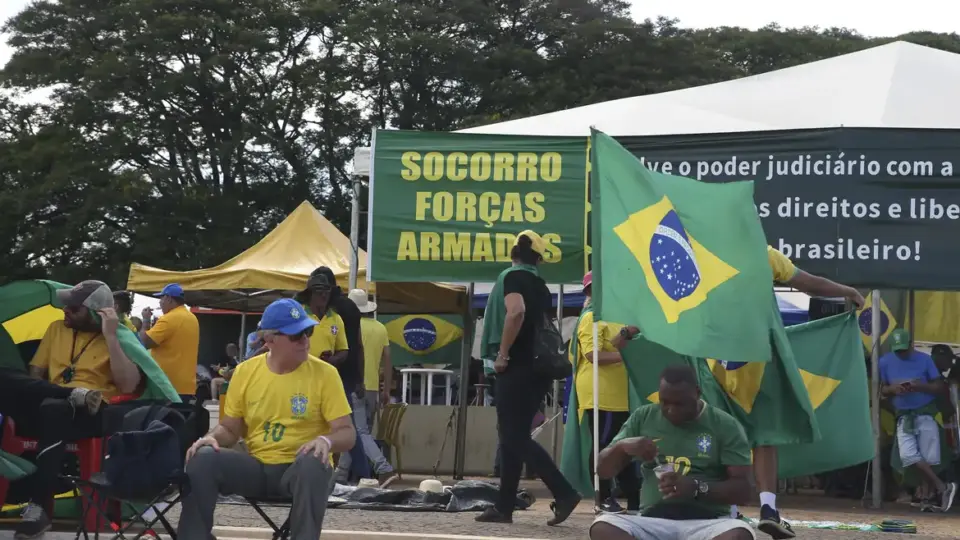 Militares da ativa redigiram texto para forçar Exército a aderir ao golpe, diz jornal