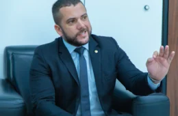 Nas redes, bolsonarismo ainda é tímido na defesa de Carlos Jordy