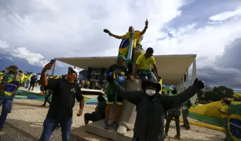 Ex-comandantes da PM-DF presos após 8/1 vão para a reserva com salário de R$ 18 mil