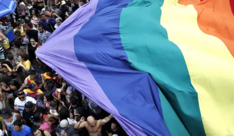 Organizações promovem ‘terapias’ de conversão sexual no Brasil
