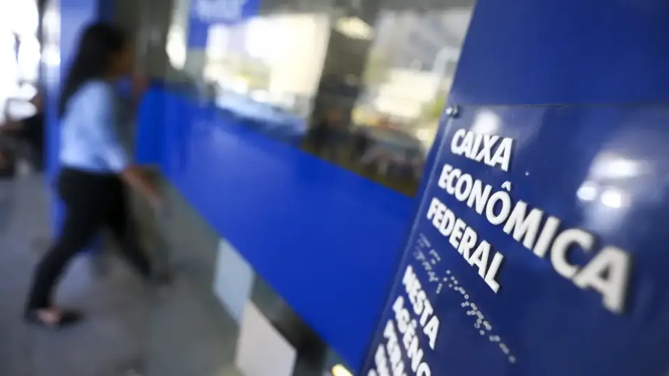 Servidores da Caixa fazem carta contra privatização camuflada; pauta volta na segunda