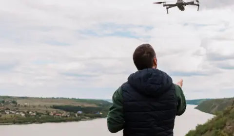 Piloto de drones é a profissão em ascensão para 2024, aponta pesquisa do LinkedIn