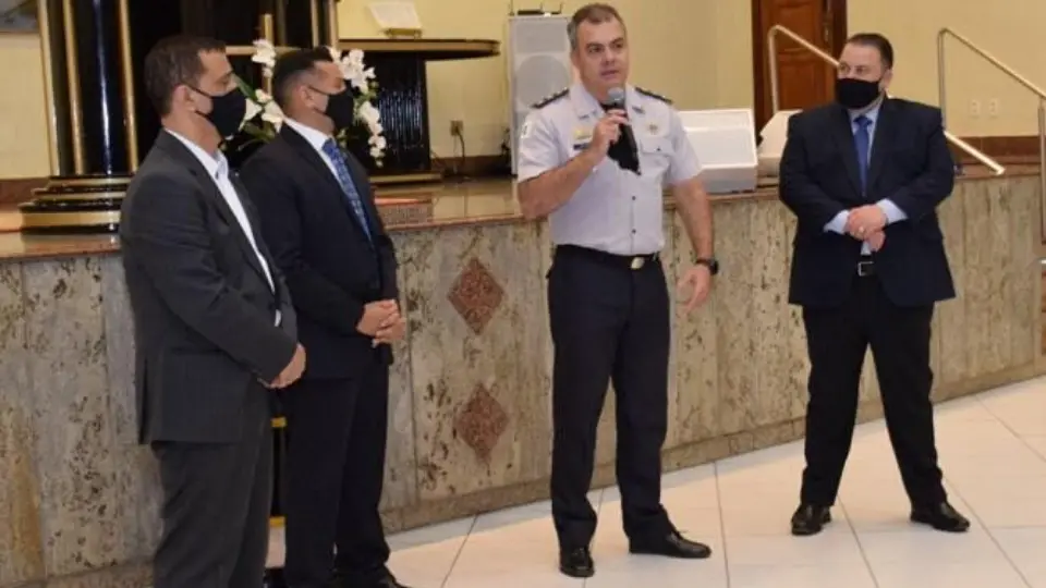 Ex-empregado revela tensão de coronel preso por 8/1 e preparo para fuga