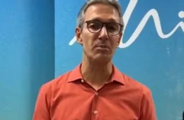 Zema é o segundo governador a ameaçar saúde de crianças com atitude negacionista