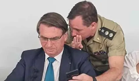 À PF, Mauro Cid conta que entregou dinheiro da venda de joias a Bolsonaro, diz site