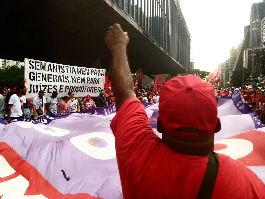 Movimentos como a Frente Povo Sem Medo estão neste sábado (23) nas ruas de todas as regiões do Brasil (Reprodução Redes Sociais)