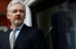 Assange tem recurso parcialmente aceito e decisão sobre extradição aos EUA é adiada