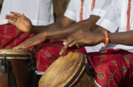 Respeita meu Axé: perfis nas redes usam humor para falar das religiões afro-brasileiras