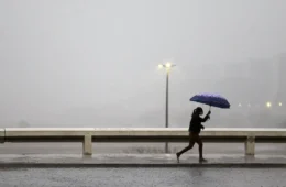 Defesa Civil alerta para tempestade em Porto Alegre e nível do Guaíba deve subir