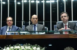 Moraes tem encontro com Lira e vai de surpresa ao Senado em meio a crise e ameaça de CPI