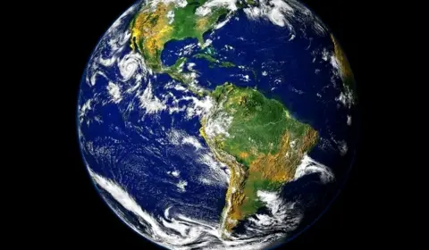 A Terra seria como uma ‘Placa de Petri’, sinal de nossa extinção?