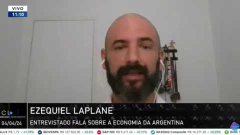 Economista Ezequiel Laplane analisa medidas econômicas de Javier Milei na Argentina: ‘Ultraliberal’