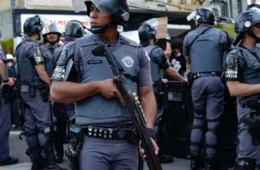 Gestão Tarcísio encerra operação da PM que resultou em 56 mortes na Baixada Santista