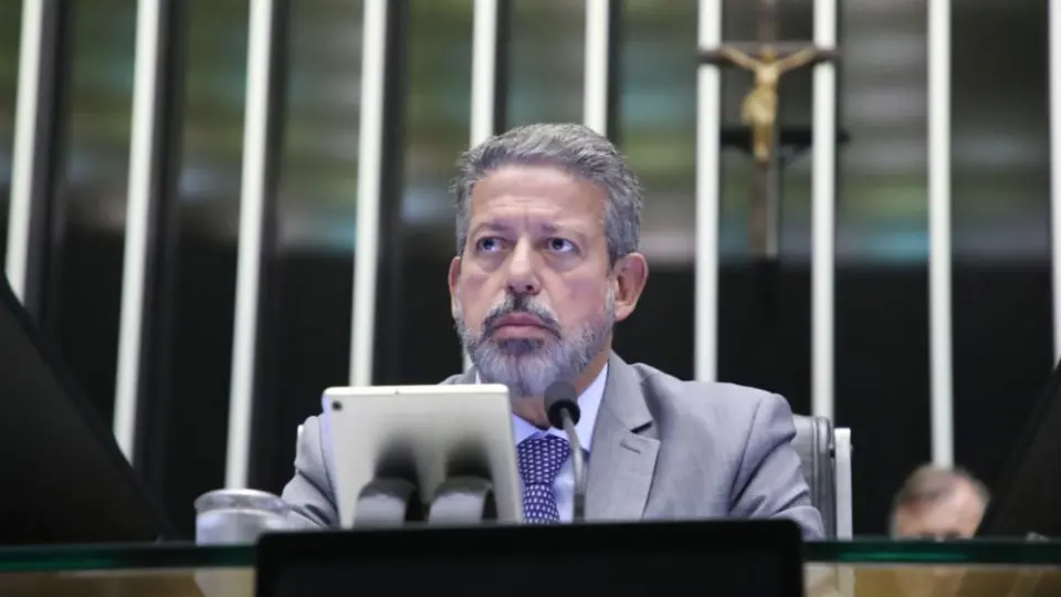 Lira quer novo encontro com Lula sobre sucessão da Câmara após reunião com Bolsonaro