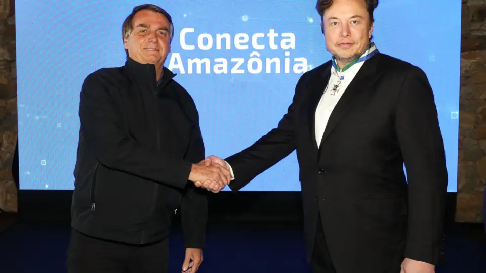 Musk desafia Justiça brasileira e diz que vai liberar contas de golpistas