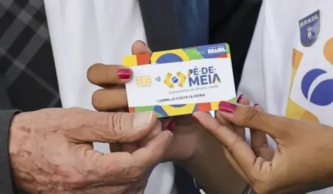 Pé-de-Meia: governo amplia cobertura do programa a estudantes no CadÚnico