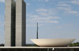 Conselho de Ética abre processo contra Glauber Braga que expulsou à força militante do MBL