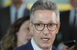 Zema é denunciado por improbidade devido a uso ilegal de verbas de fundo social