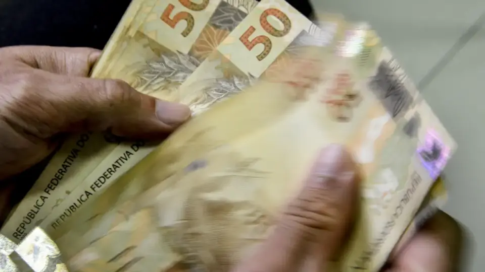 Rendimento mensal do 1% mais rico é 40 vezes maior que dos 40% mais pobres no Brasil