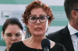 Moraes determina que PF investigue Carla Zambelli por ligação com tentativa de golpe