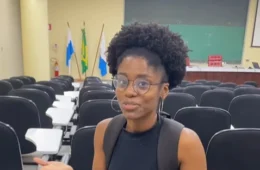 Estudante usa humor ao denunciar más condições na UFRJ: ‘Respirando por aparelhos’
