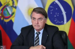 Após decisão do TCU, Bolsonaro pede que PGR arquive inquérito do caso das joias