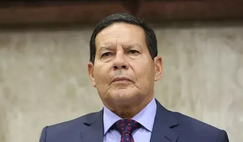 Mourão diz por que não ajudou vítimas da enchente no RS: ‘Não vejo como minha função’