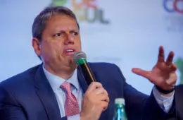 Tarcísio libera ICMS de igrejas e pastores podem adquirir bens de luxo livres de impostos