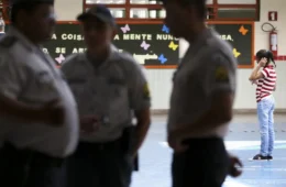PMs poderão dar aulas de política e ética em escolas cívico-militares de SP