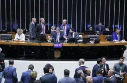 Câmara rejeita avanços do Senado e aprova proposta de Mendonça Filho para Ensino Médio
