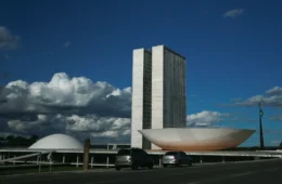 Comissão da Câmara destina R$ 4,2 bilhões sem transparência