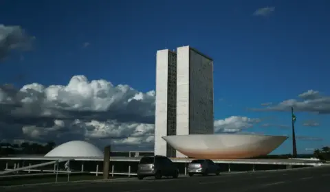 Pautas-bomba: delação premiada, aborto e cigarro eletrônico movimentam Congresso