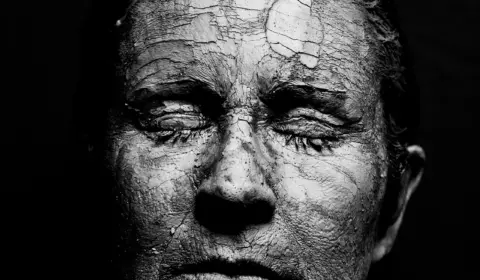 A invisibilidade (des) humana