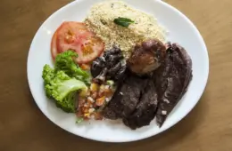 Acesso a dieta saudável cresce no Brasil, apesar da alta dos preços