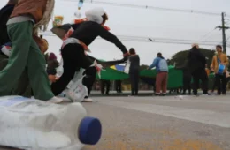 Levante Popular da Juventude faz escracho na fábrica da Coca-Cola no Paraná