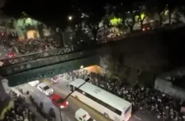 Governo Milei incentiva cerco à embaixada da Venezuela em Buenos Aires; veja imagens