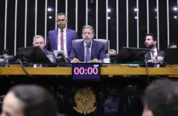 Câmara aprova texto-base do projeto de lei que regulamenta reforma tributária