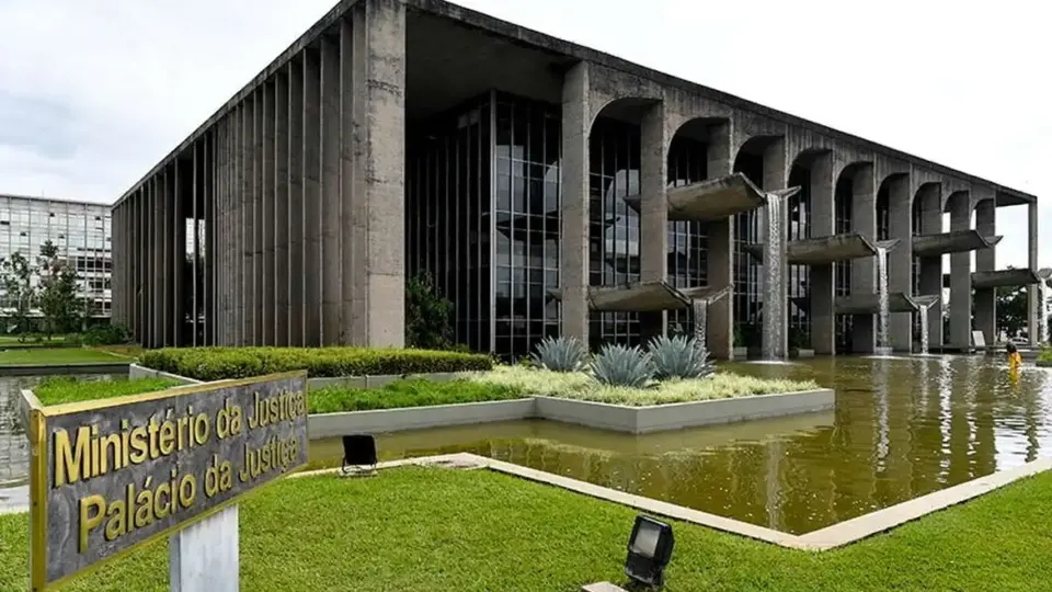 Ala do Planalto quer enviar PEC da segurança pública ao Congresso antes das eleições