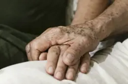 Pesquisadores testam spray nasal para o tratamento do Alzheimer